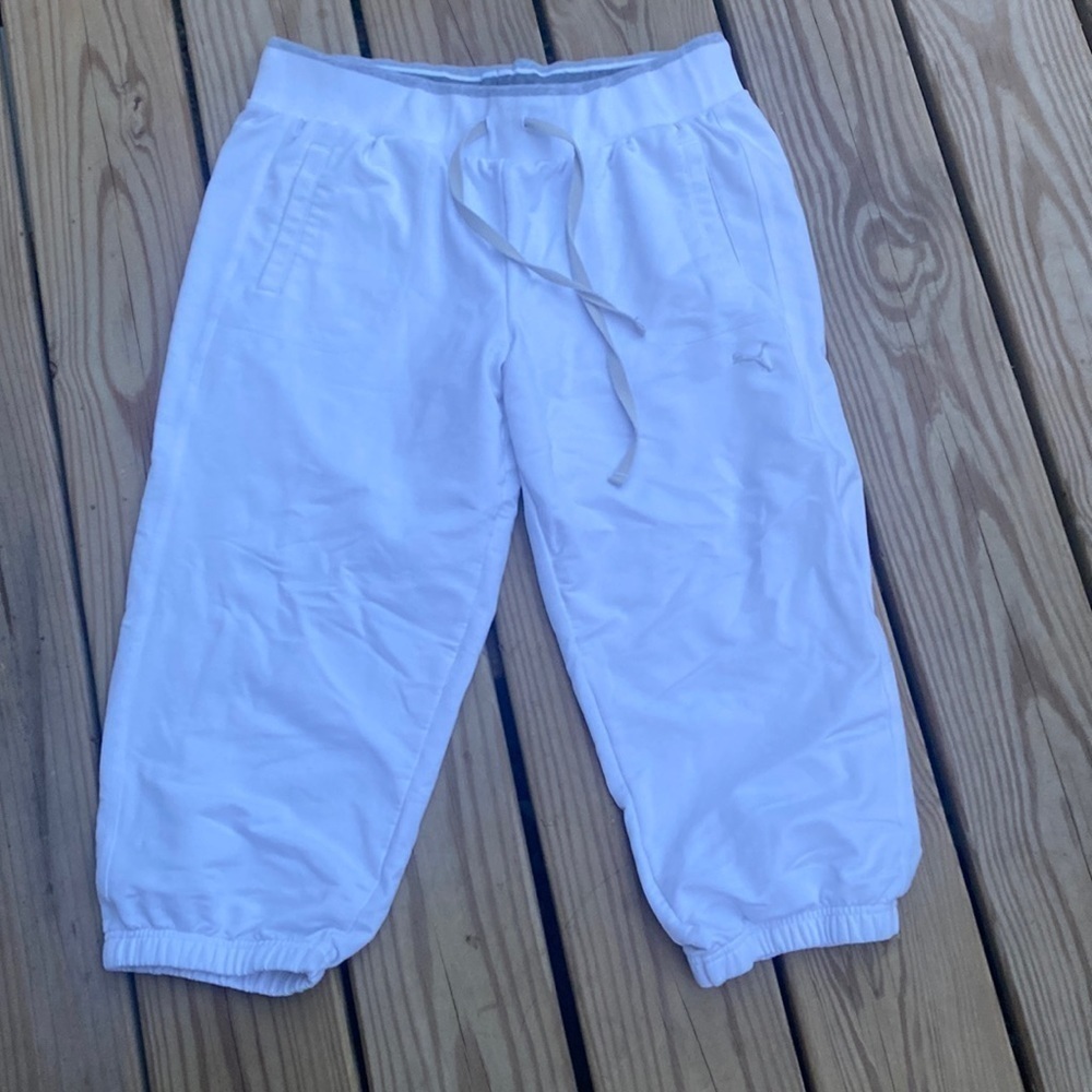 🍍PUMA CAPRI🍍SIZE LARGE🍍A-1